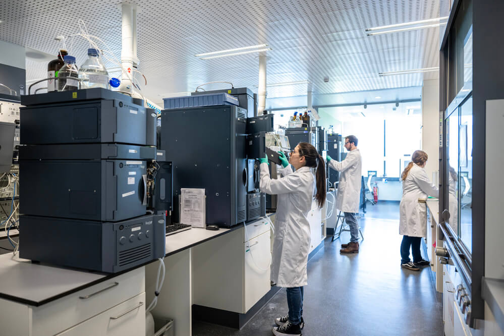 Why R&D outsourcing works benefits of collaborating with CROs and consultants_Discovery Studio